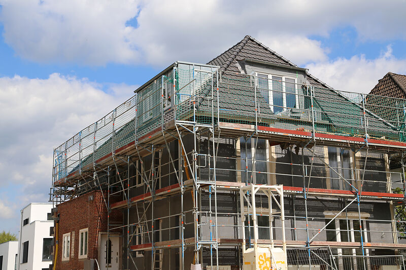 Modernes Massivhaus im Saarland als Alternative zur Haussanierung