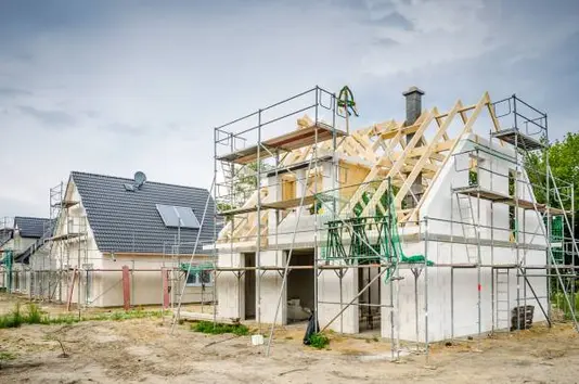 massiv-bauen-baustelle-haus-rohbau-01
